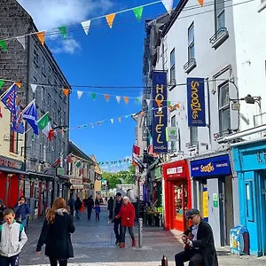 Snoozles Quay Street Tourist Hostel Galway